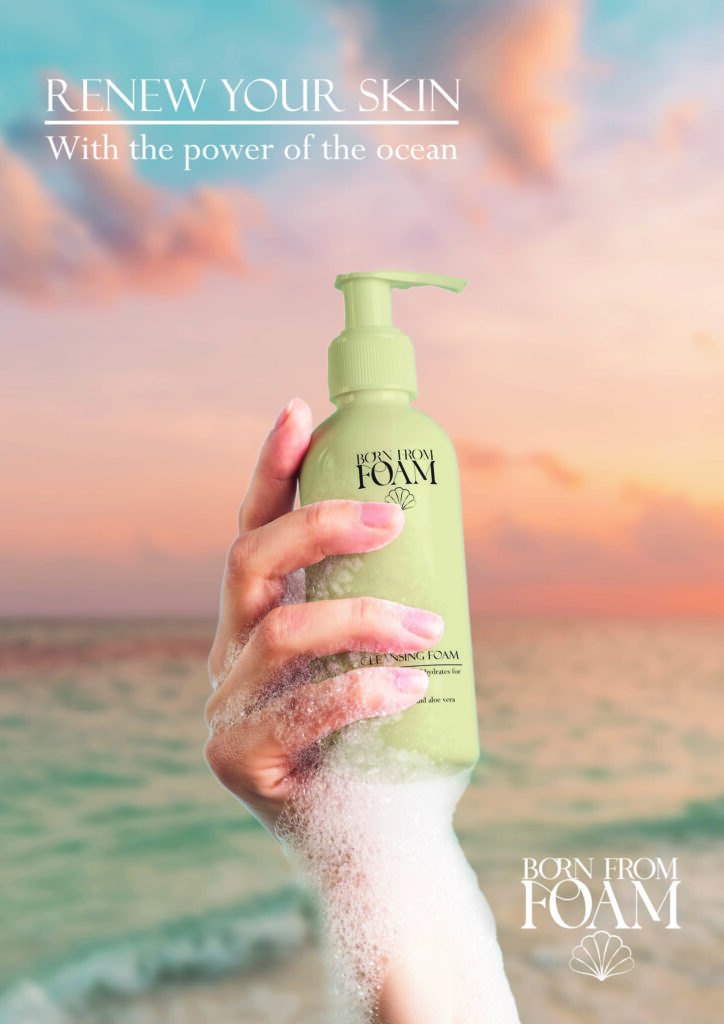 Efter-billede, der viser sammenkopi af en produktflaske, med emballagen "Born From Foam" og med en smuk solnedgang i baggrunden.
